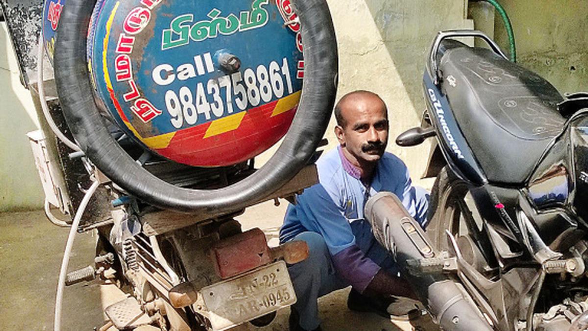 Two wheeler mobile puncture near me hot sale